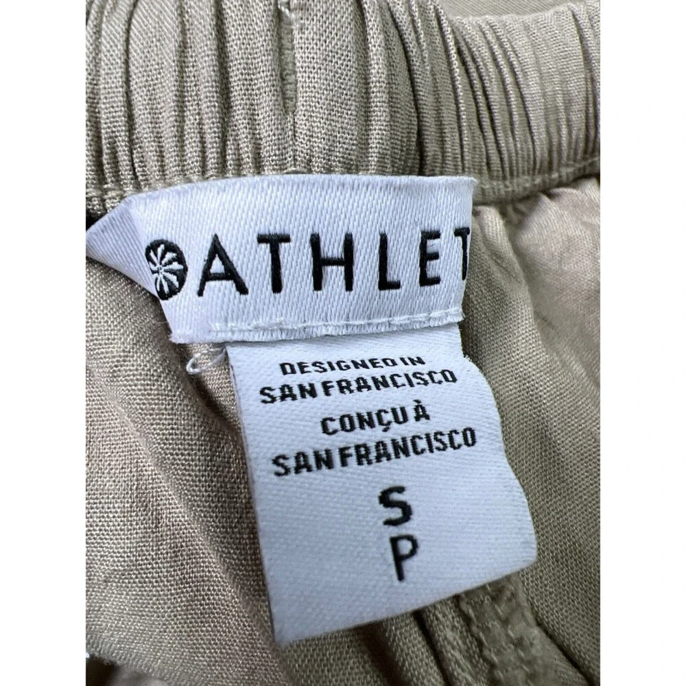 Athleta Women's Beige Paradise Bermuda Mid Rise Shorts - S - Picture 3 of 4